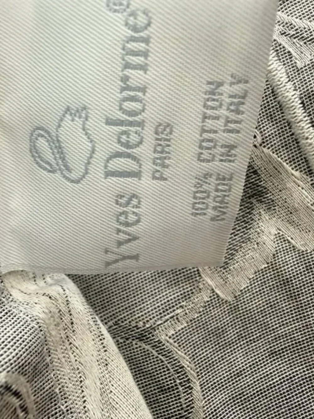 Yves Delorme Gaura Grey F/Q Reversible Duvet Cover Set. $700